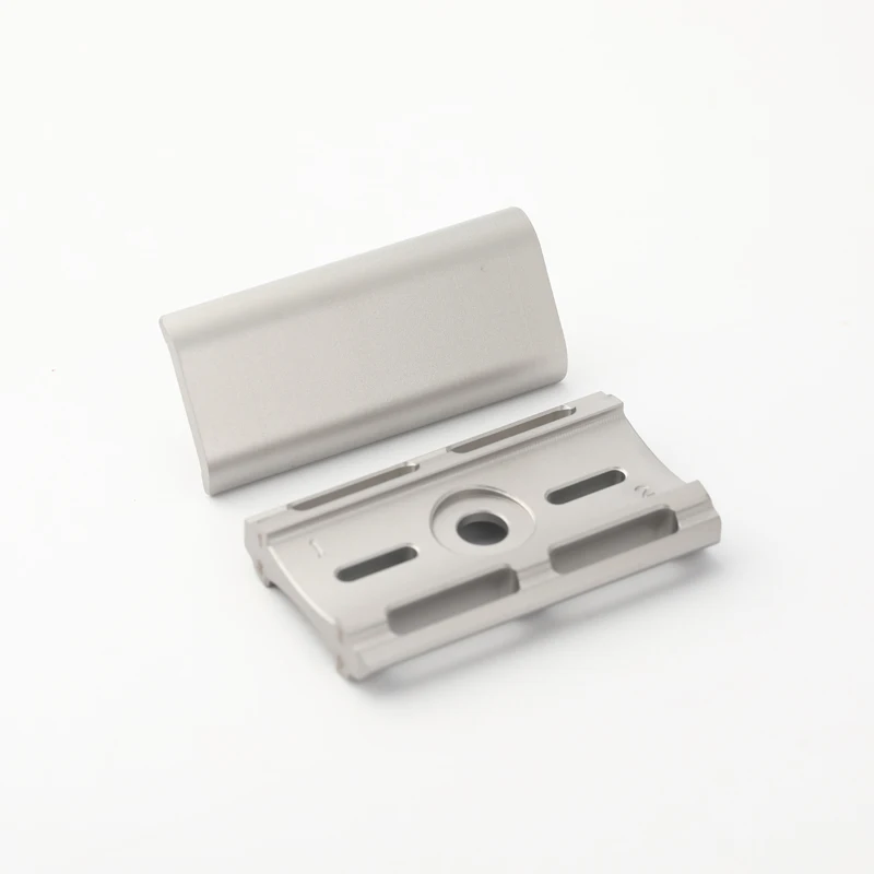 Cabezal de Afeitadora de Seguridad Yaqi QuadraX de Acero Inoxidable 316 con 4 Espacios para Cuchillas para una Experiencia de Afeitado Mejorada