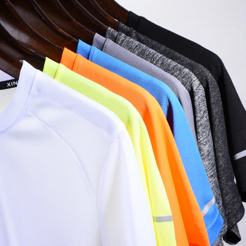 Camiseta para correr de poliéster de secado rápido para hombre, camiseta transpirable para Fitness, ropa de ejercicio de entrenamiento, camiseta deportiva para gimnasio, camisetas ligeras