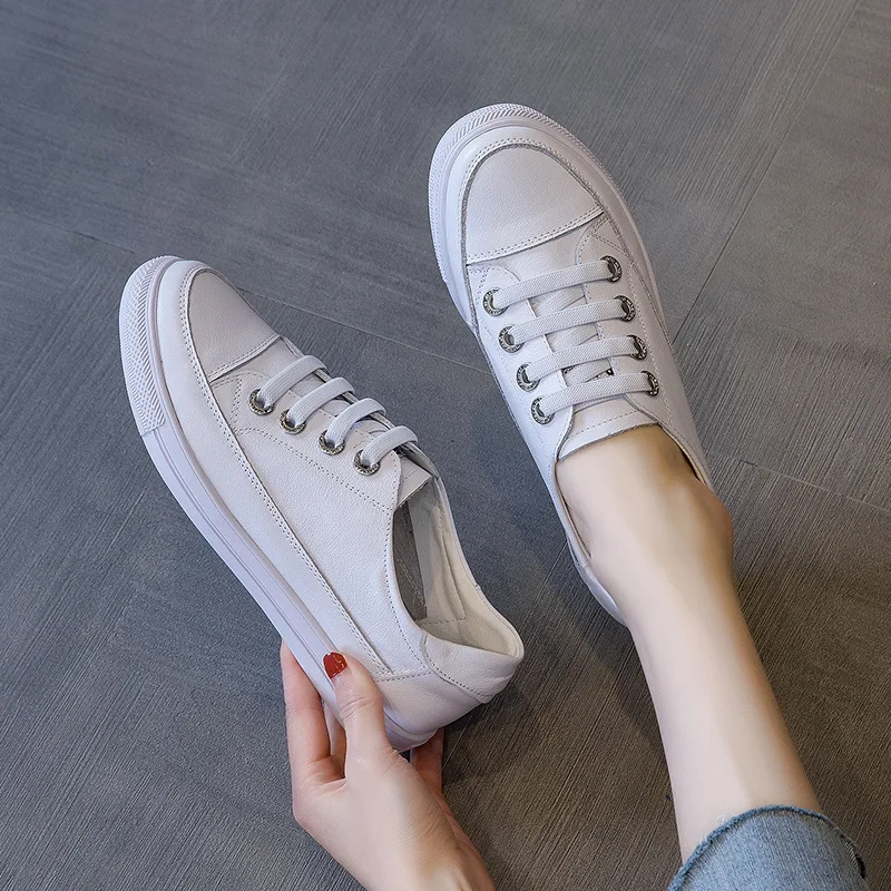 2025 Zapatillas de deporte de cuero genuino para mujer, zapatos blancos pequeños de talla grande, zapatos vulcanizados a la moda para mujer, Zapatillas planas de verano para mujer