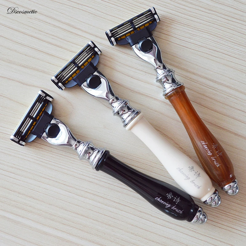 Maquinilla de afeitar con 3 hojas afiladas para hombre.
