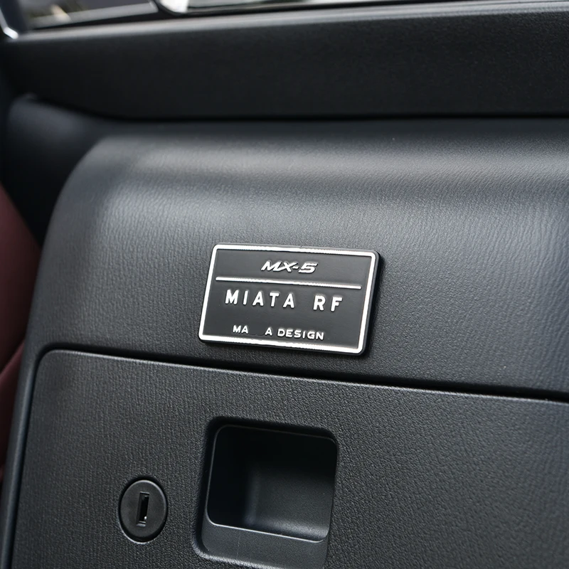 Pegatina 3D de aluminio con diseño de logotipo, accesorios de reacondicionamiento de coche, decoración interior, pegatina de metal incollata casualmente para Mazda MX5 RF ND