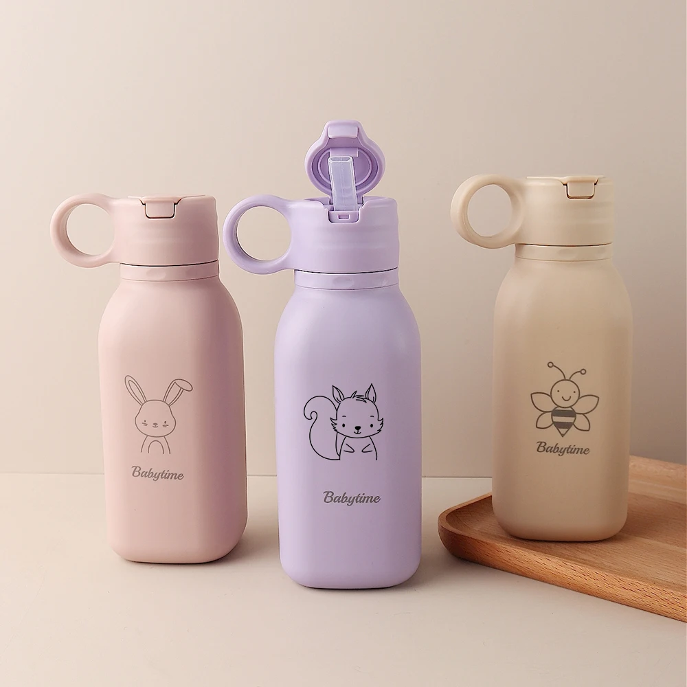 Taza con pajita de silicona con nombre personalizado de 450ML, botella de agua con patrón de dibujos animados personalizada, botella de agua deportiva a prueba de fugas para niños y adultos