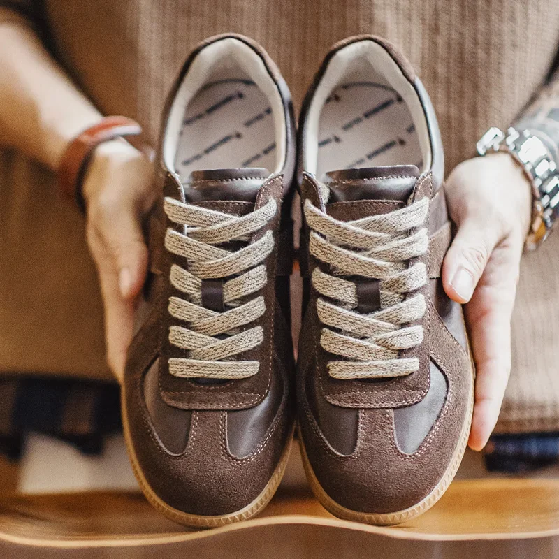 Zapatillas Deportivas Clásicas Maden Marrón con Detalles en Contraste, Estilo Alemán, Planas y de Caña Baja para Hombre, Primavera y Otoño, Casuales con Cordones