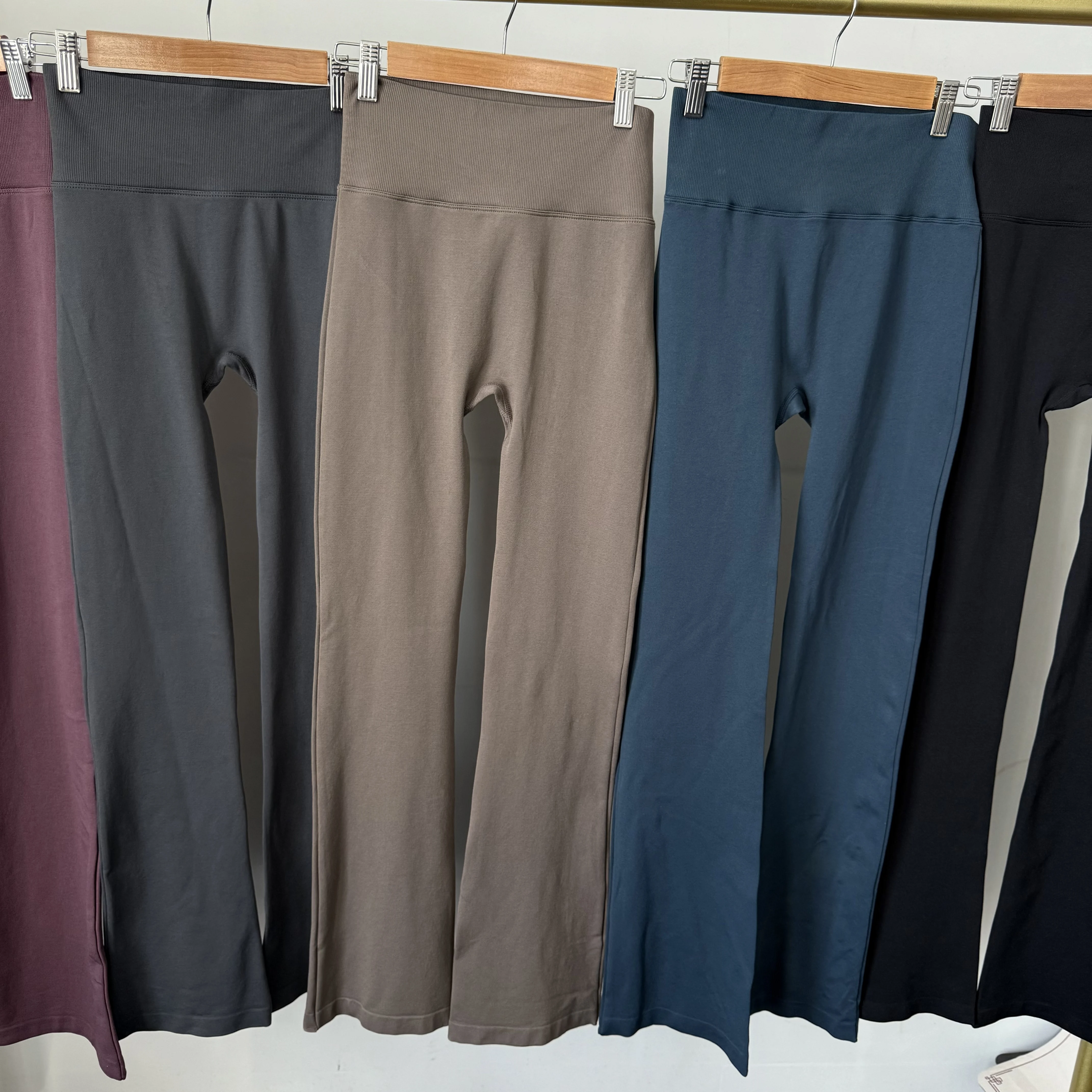 Compresión de cintura alta sin líneas incorrectas, Micro acampanado, ropa para Yoga al aire libre, pantalones elásticos sin costuras para Fitness, mallas de elevación