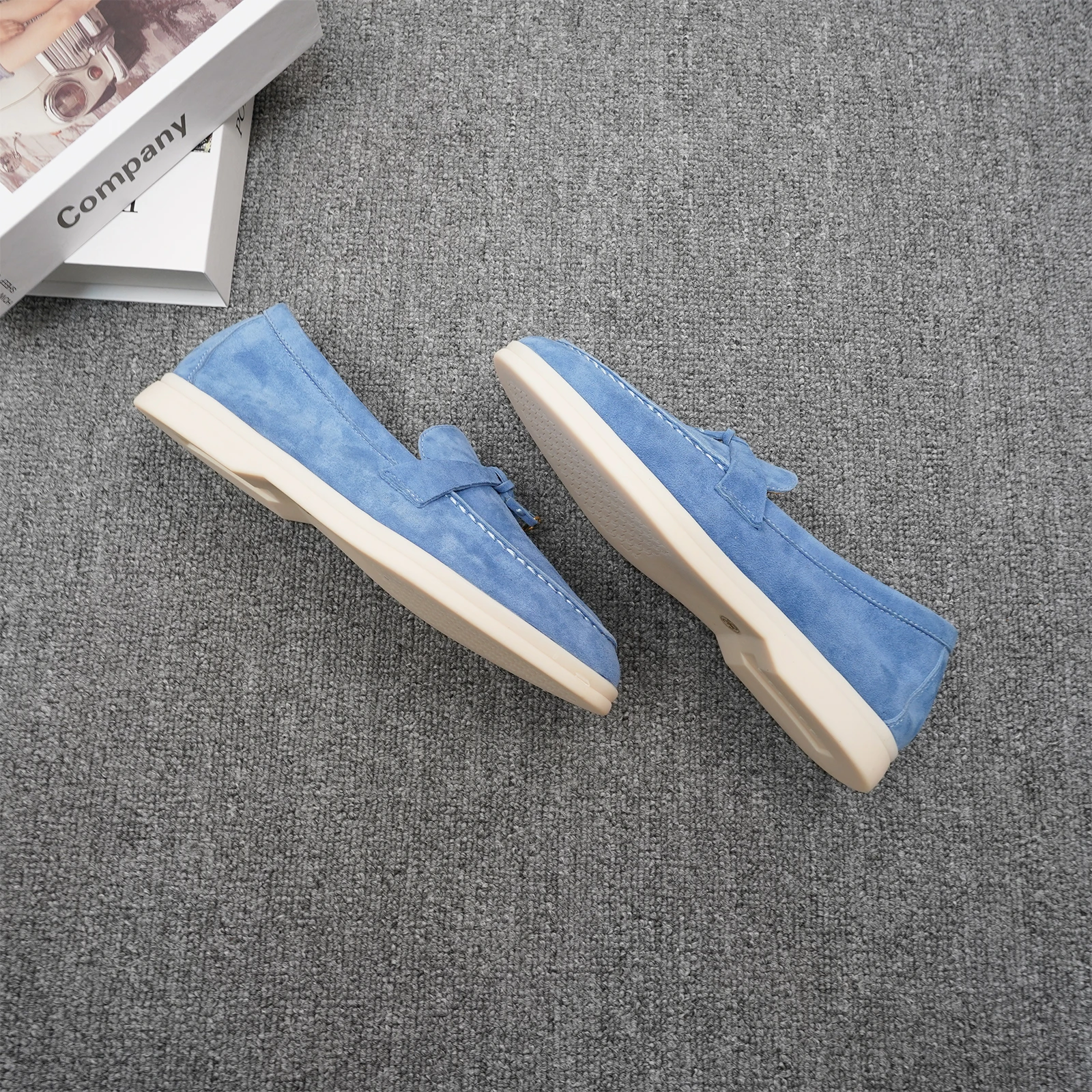 Nuevos Zapatos Casuales de Lujo para Mujer con Punta Redonda, Superficie de Cachemira, Antideslizantes, para Conducir, Color Sólido, Decoración Metálica, Mocasines