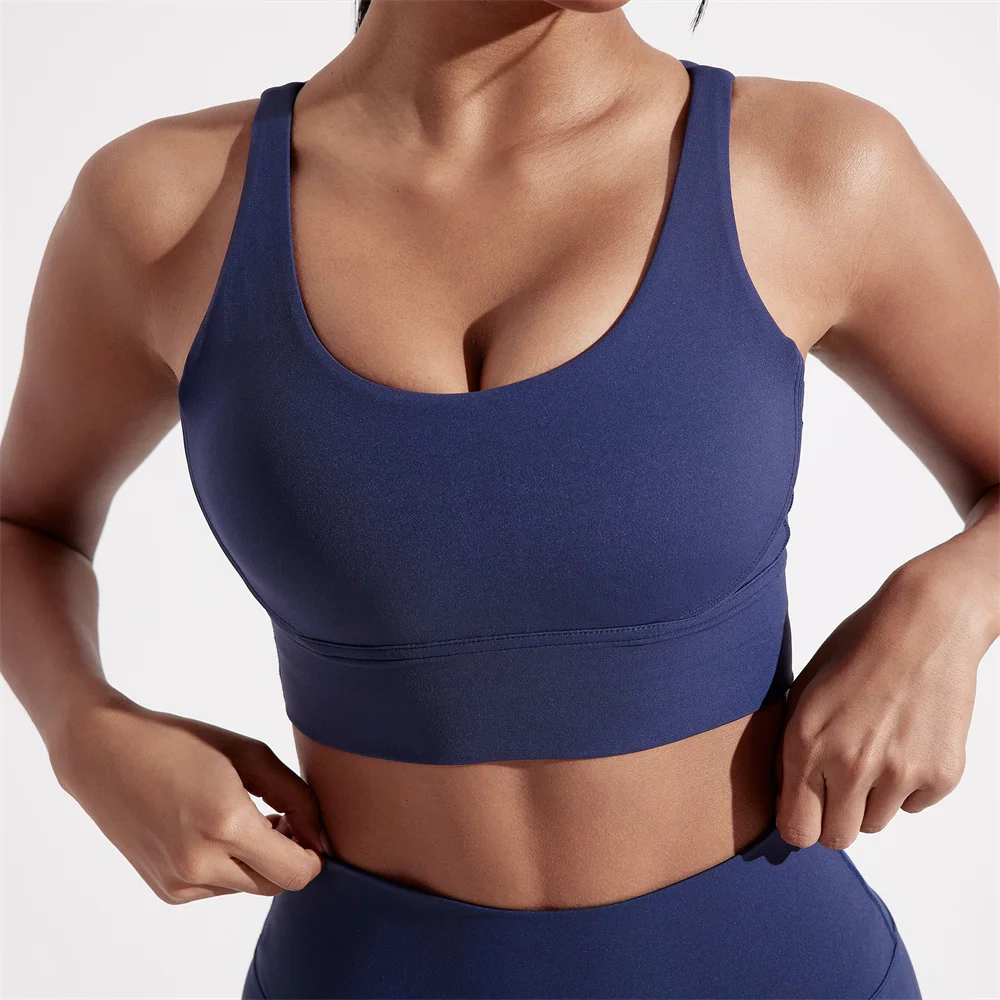 Sujetador deportivo de Color sólido para mujer, top suave y ajustado, entrenamiento integral, trote, gimnasio, yoga, ropa interior, espalda cruzada con almohadilla para el pecho