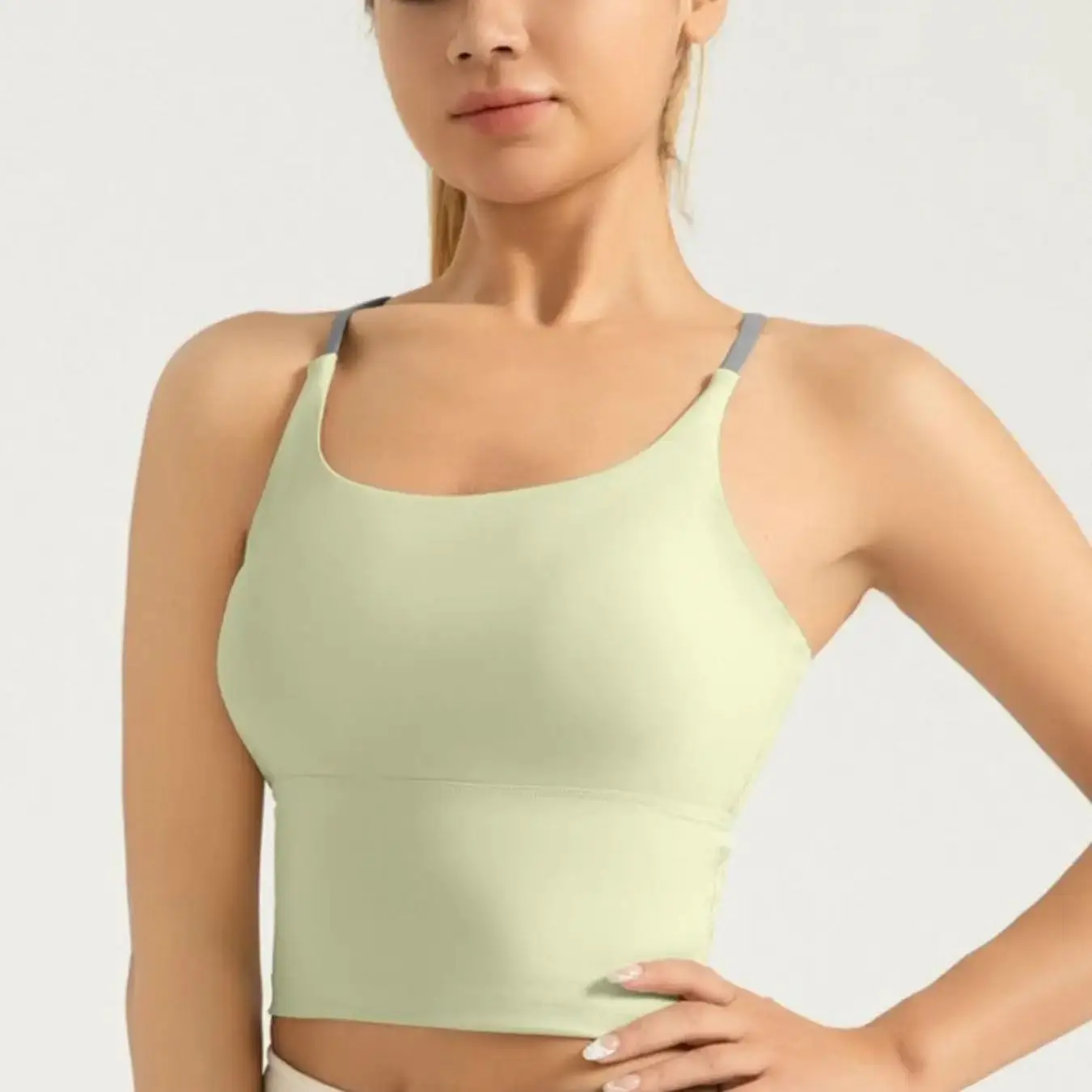 Chaleco deportivo desnudo con franjas de color de alta belleza con alta elasticidad y cojín para el pecho, sujetador de yoga, sujetador de fitness para mujer