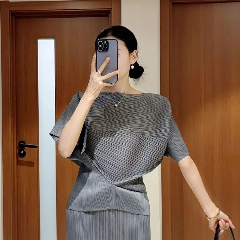Camiseta Miyake Plisada 2026, Cuello Redondo, Manga Corta, Estilo Murciélago, Ligera, para Mujer, Verano, Vacaciones, Viajes