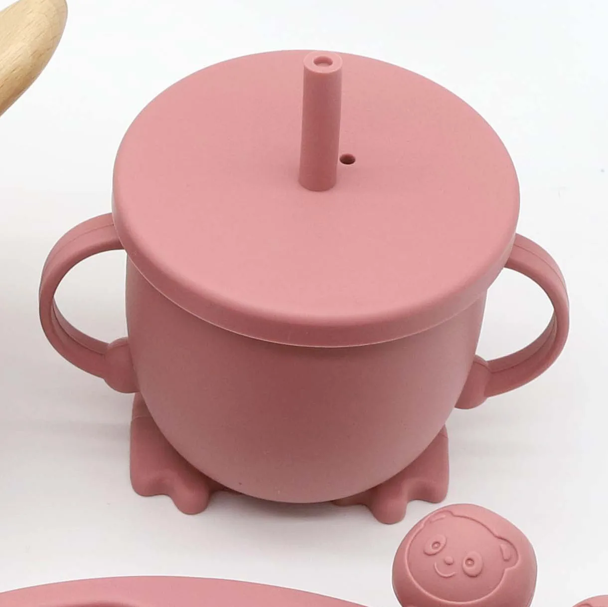 Juego de 8 piezas de vajilla de silicona de grado alimenticio: babero, tazón, plato de comedor con fuerte succión, vaso con pajita, cuchara corta de dibujos animados y tenedor de madera