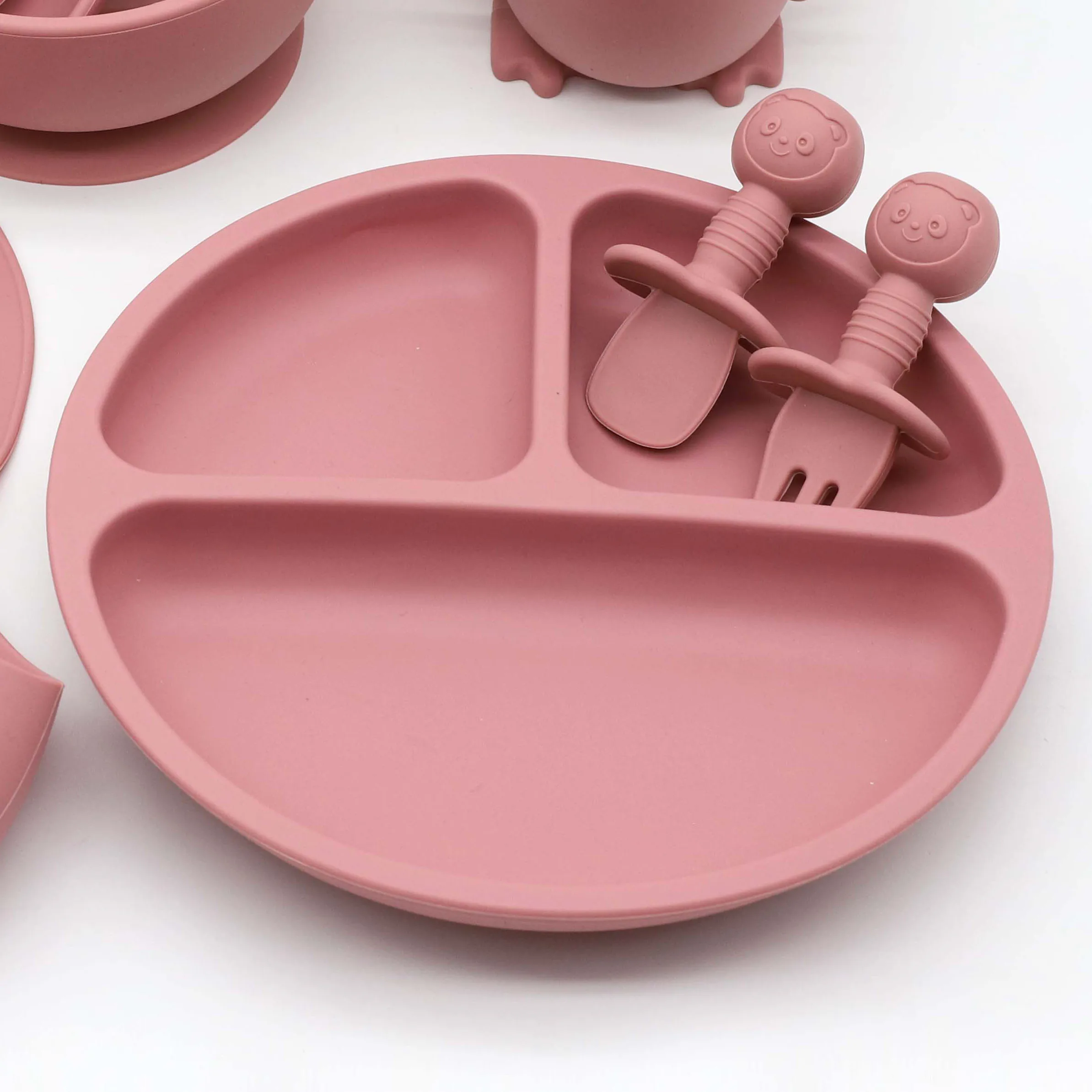 Juego de 8 piezas de vajilla de silicona de grado alimenticio: babero, tazón, plato de comedor con fuerte succión, vaso con pajita, cuchara corta de dibujos animados y tenedor de madera