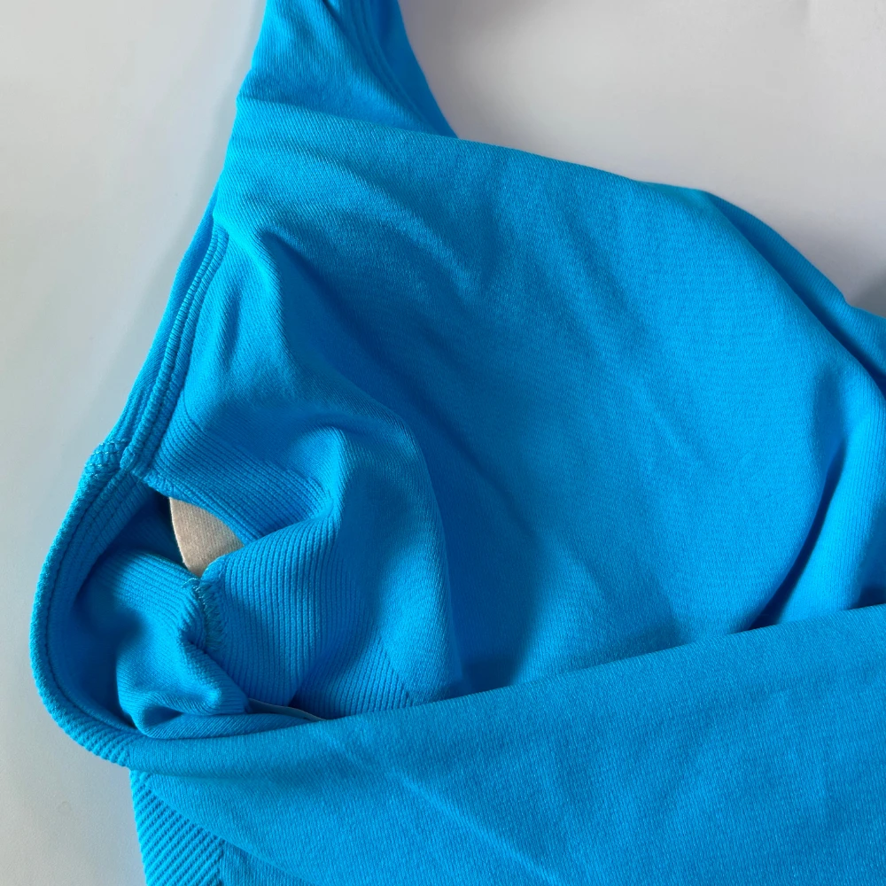 Top sin costuras con cuello Halter para mujer, Top de gimnasio acolchado con tiras y palangre sin espalda, sujetador incorporado, copas extraíbles, ropa deportiva, camisetas sin mangas para Yoga