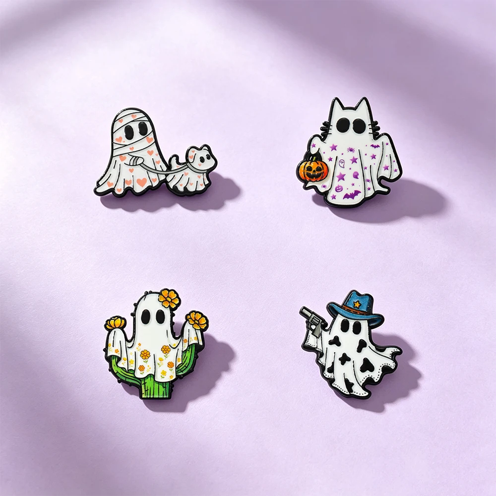 4 pzs. divertidos pines esmaltados de Halloween: fantasma, calabaza punk, araña de terror, esqueleto gótico. Broches, insignias de solapa, joyería para festival oscuro de brujas.