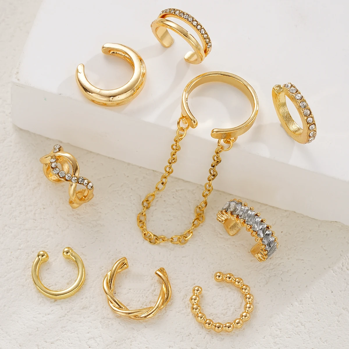 9 Piezas de Pendientes de Zirconia Simples Sin Perforación para Mujer, Aros Delicados de Color Dorado, Pendientes de Clip para Cartílago, Aros Falsos, Joyería