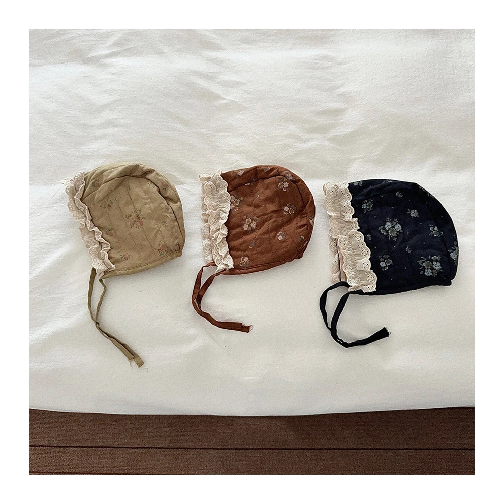 MILANCEL nuevo sombrero de invierno para niños lindo encaje empalmado Floral niños sombrero con protección de oídos 8 colores gorra de palacio para niñas
