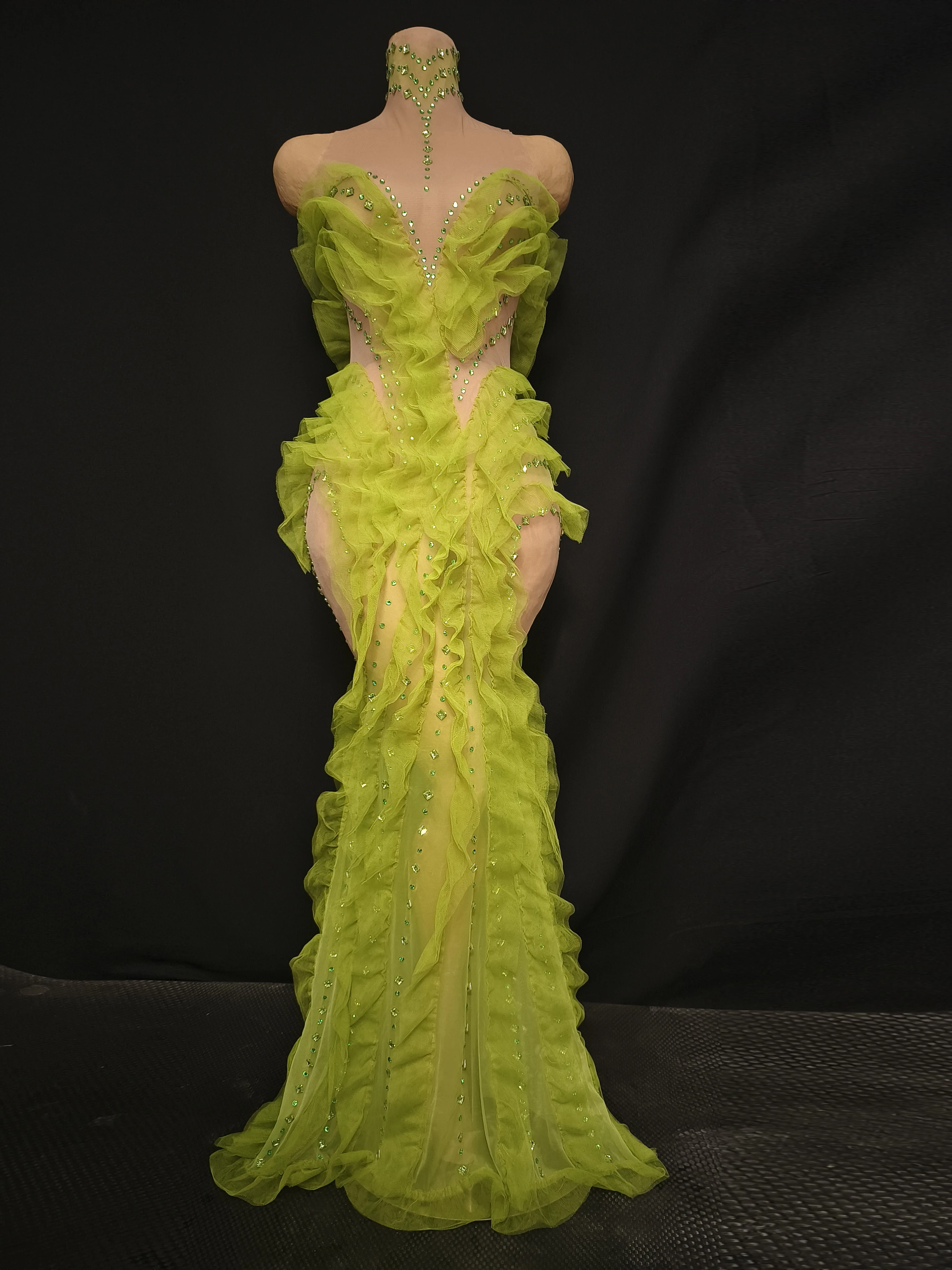 Vestido largo elegante con volantes y malla de diamantes de imitación verdes brillantes, para celebrar la víspera, fiesta de cumpleaños, club nocturno, alfombra roja, ropa de escenario
