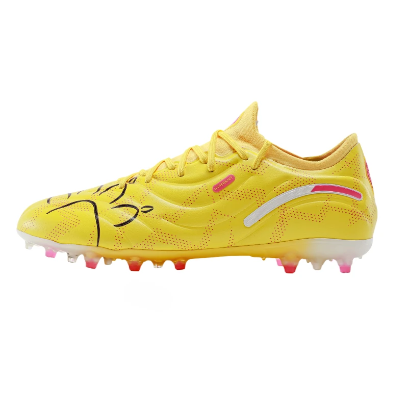 Zapatos de Fútbol Kelme de Alta Gama, Tacos Cortos Antideslizantes, Botas de Fútbol para Césped Artificial con Amortiguación, Zapatos de Entrenamiento MG