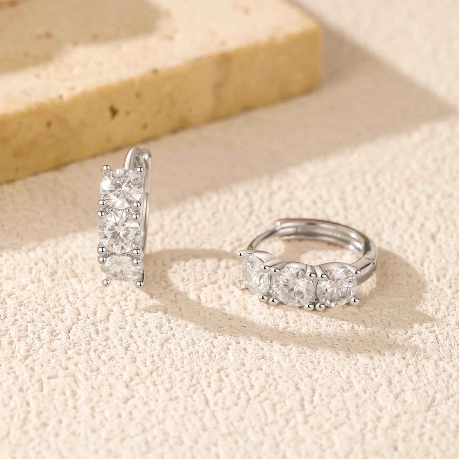 MODIAN D Color Moissanite clásico hebilla de oreja Plata de Ley 925 pendientes de aro apilables redondos de moda para mujer joyería fina