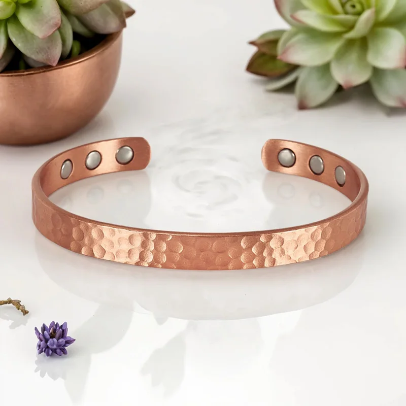 Juego de pulsera y anillo de cobre puro de 2 piezas, diseño de patrón de martillo ajustable, hermoso conjunto de joyería, bueno para regalos festivos