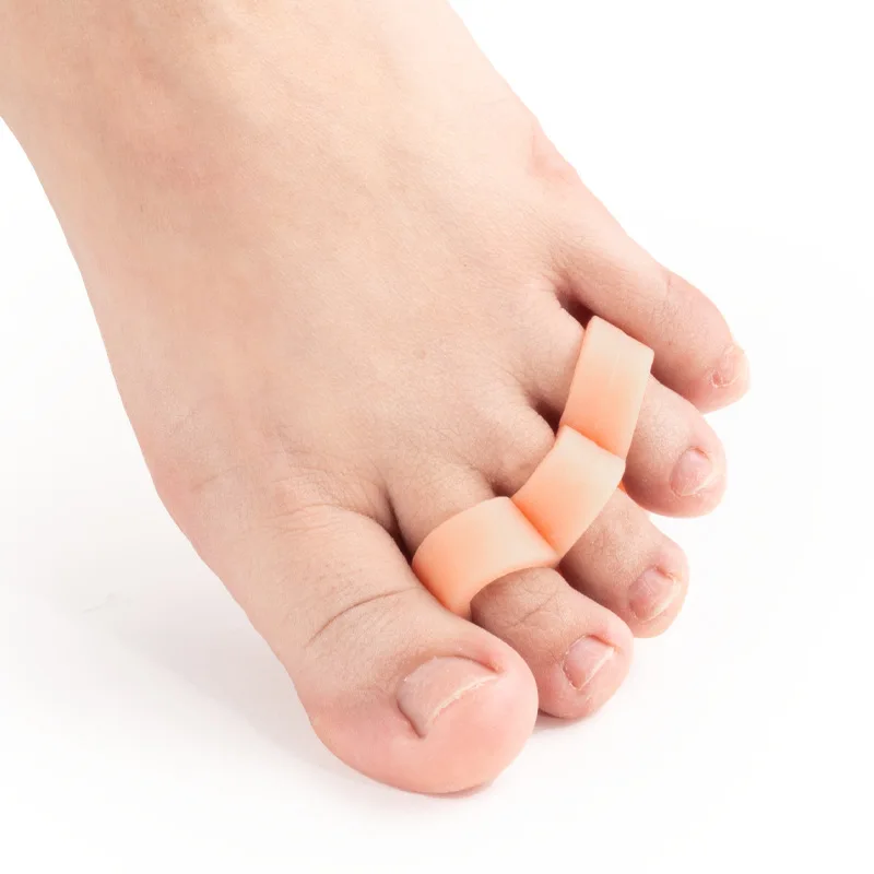 Separador de dedos de silicona con tres orificios para dedos entrecruzados, protector de dedos, separador de hallux valgus, aparato ortodóntico.