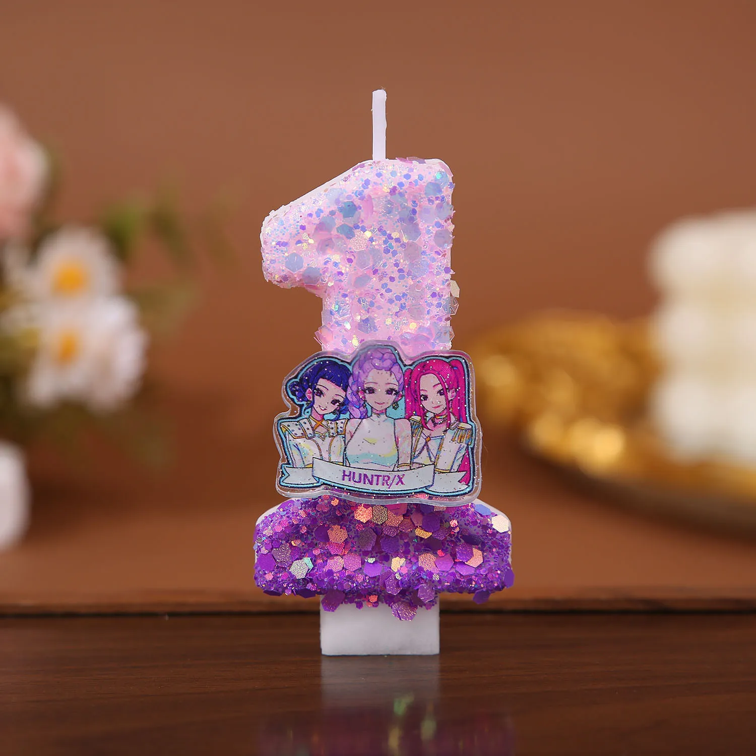 Lindas velas digitales con forma de niña. Decoraciones para pasteles y fiestas, perfectas para cumpleaños, fiestas y todo tipo de otras celebraciones.
