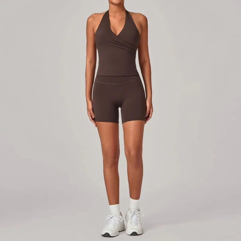 Conjuntos de Yoga para entrenamiento de gimnasio para mujer, camiseta sin mangas con cuello Halter, diseño de pecho Sexy con cuello en V, pantalones cortos para correr y levantar la cadera, trajes deportivos