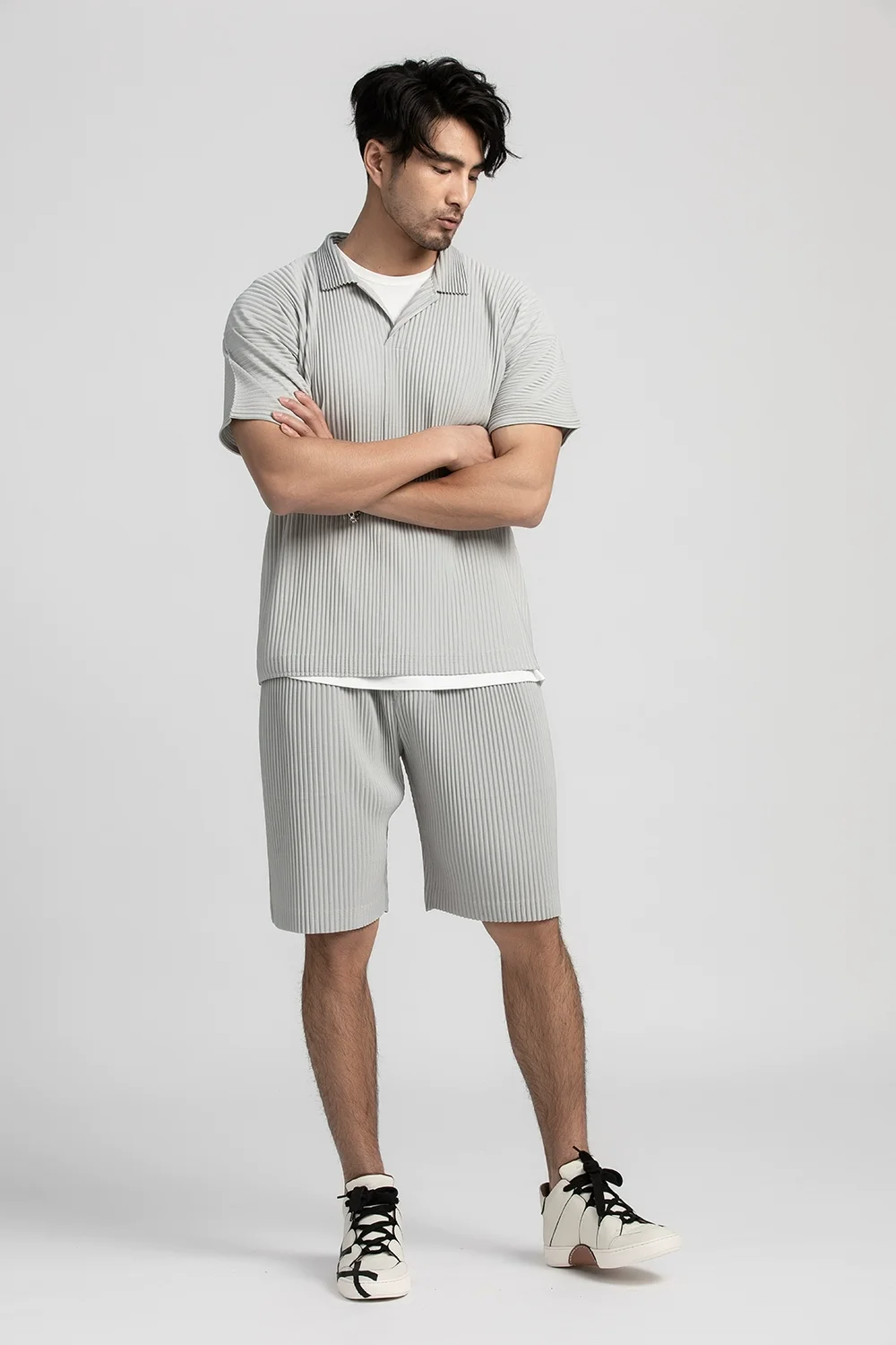 Miyake pantalones cortos plisados para hombre, pantalones de cinco puntos, pantalones deportivos casuales holgados, pantalones plisados japoneses
