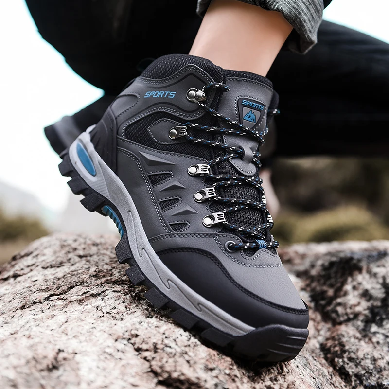 Nuevas botas de cuero para hombre, botas de senderismo impermeables para exteriores, zapatillas ligeras antideslizantes para hombre, botas de trabajo a la moda para el desierto