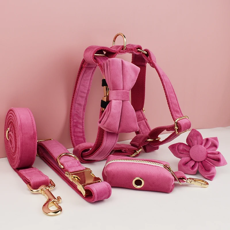 Conjunto de collar y correa para perros de terciopelo rojo rosa, placa con nombre grabada personalizada, suministros para mascotas, correa para perros Velvet23