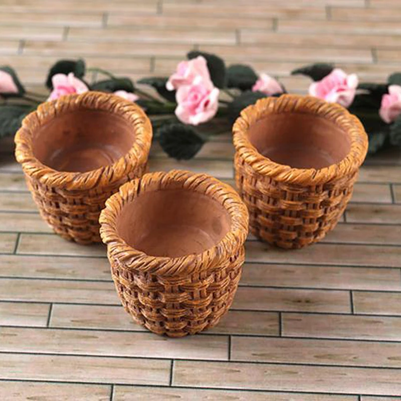 Mini cesta de mimbre tejida a mano para casa de muñecas, bonita cesta de almacenamiento de alimentos vegetales, decoración en miniatura, 1/12
