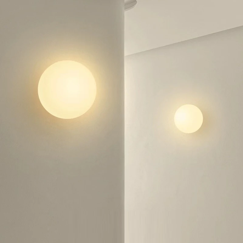 Nuevas lámparas de pared de cristal con Base oculta, luz de pared de bola redonda blanca lechosa Bauhaus francesa para mesita de noche, sala de estar, baño, espejo Dec