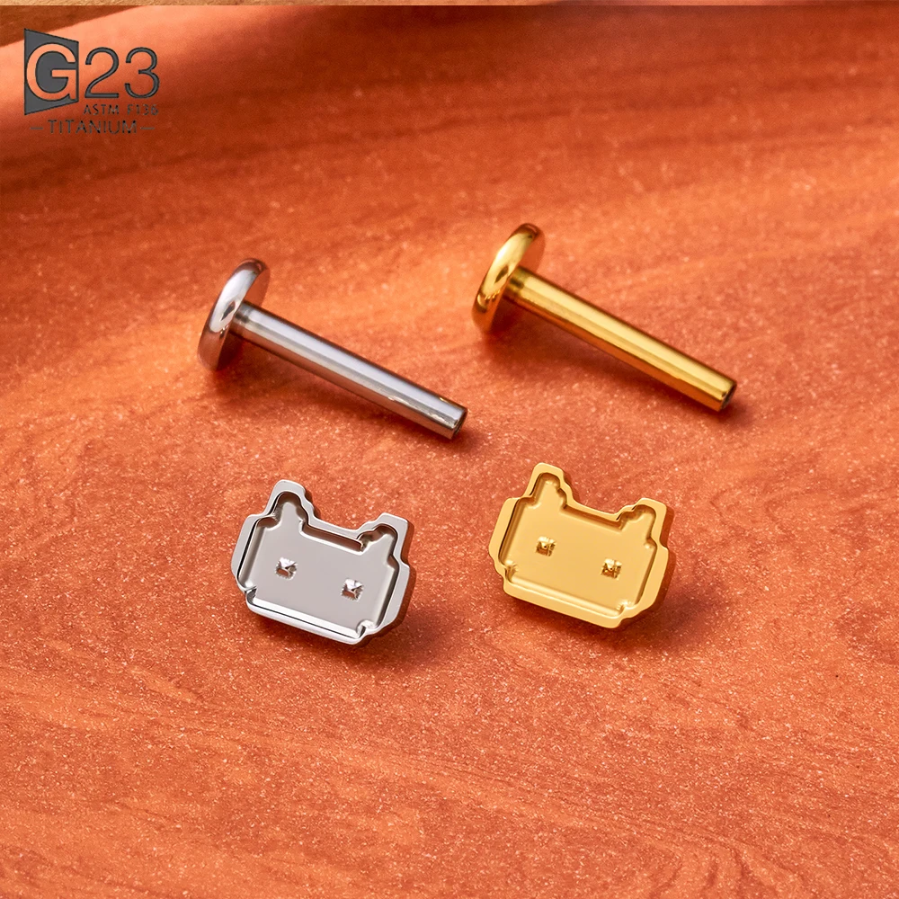 Piercing de Titanio G23 ASTM F136 con Rosca Interna, Diseño Gráfico Pixelado, para Labret, Tragus, Hélix, Cartílago, Oreja, Labio y Cuerpo