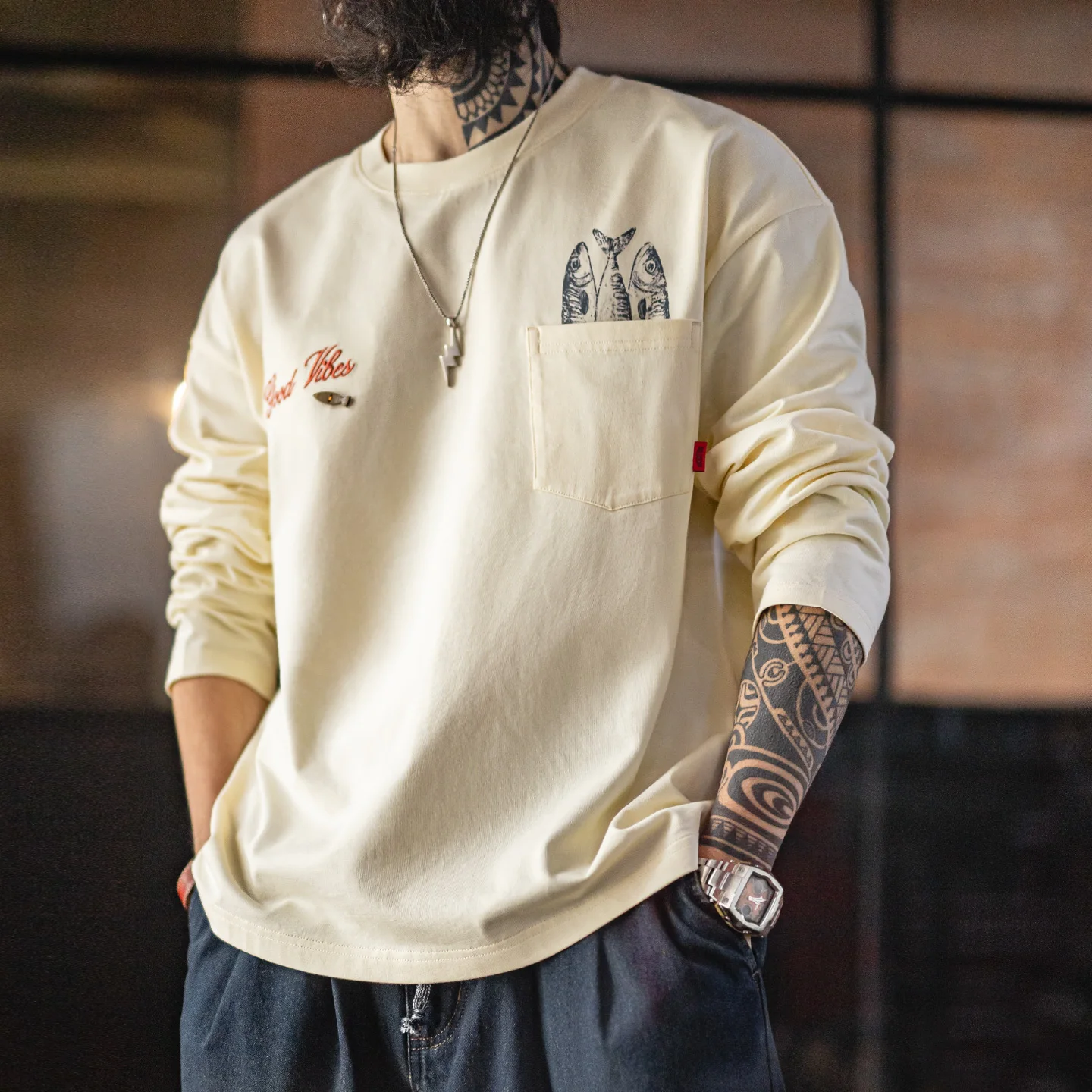Camiseta de manga larga con estampado de peces de algodón para hombre de Maden, con bolsillo, cuello redondo, ajuste holgado, informal, suave, para primavera y otoño