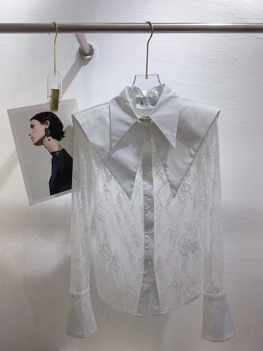 TWOTWINSTYLE Blusa Sexy Ajustada de Encaje con Malla para Mujer, Cuello Solapa, Manga Larga, Blusa Casual Transparente con Parches, Nueva
