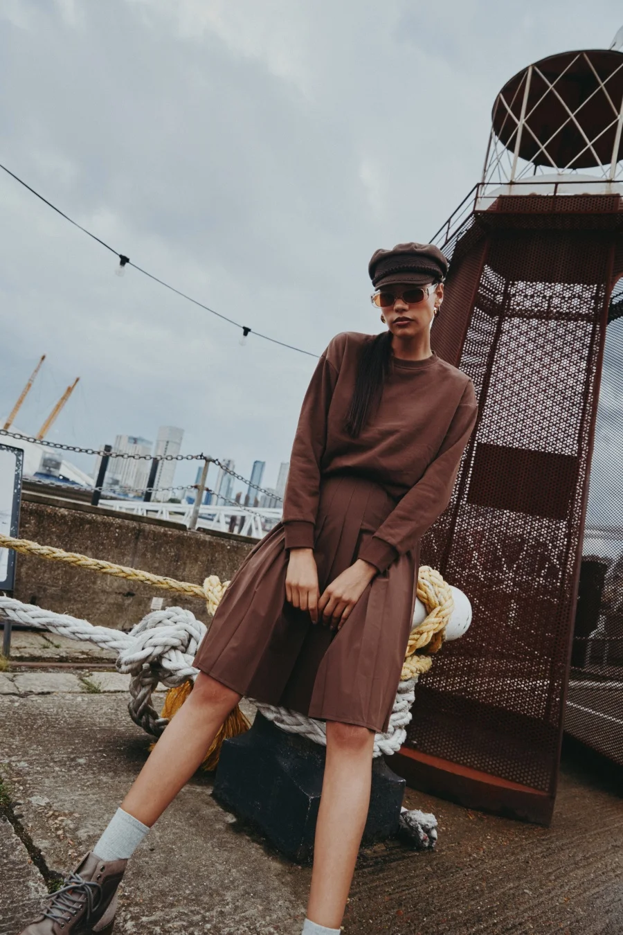 AS AW25 ropa deportiva de gran tamaño a la moda + falda plisada de secado rápido cubierta hasta la rodilla conjunto de ropa de mujer