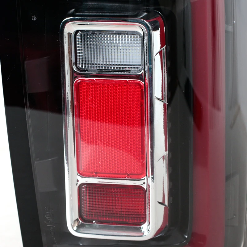 Luz trasera de coche para Great Wall PAO POER camioneta versión de pasajero luz de freno lámpara trasera 4133101 XPW04A 4133100 XPW04A