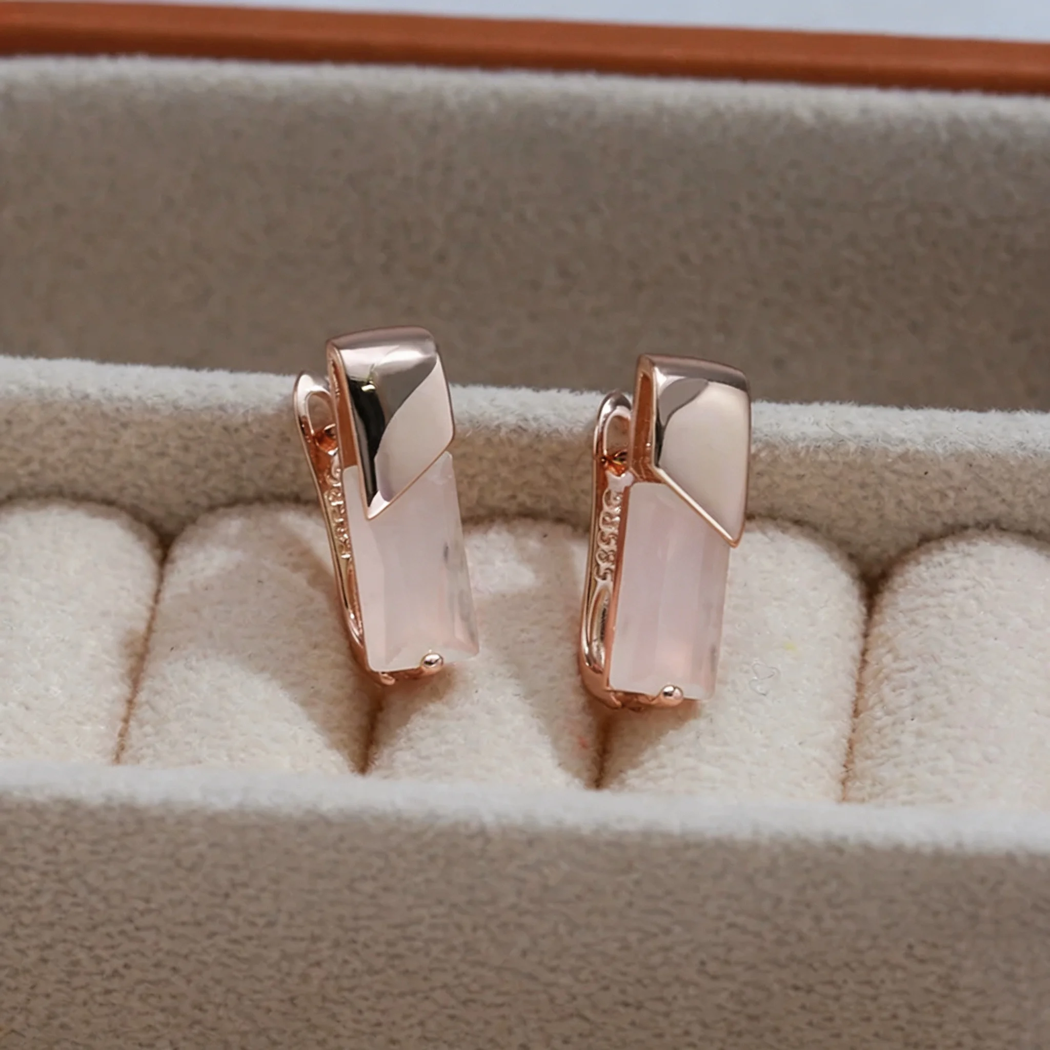 Wbmqda, pendientes cuadrados simples de 19x6mm con piedra rosa para mujer, Color oro rosa 585, regalos de joyería de circón de alta calidad para uso diario