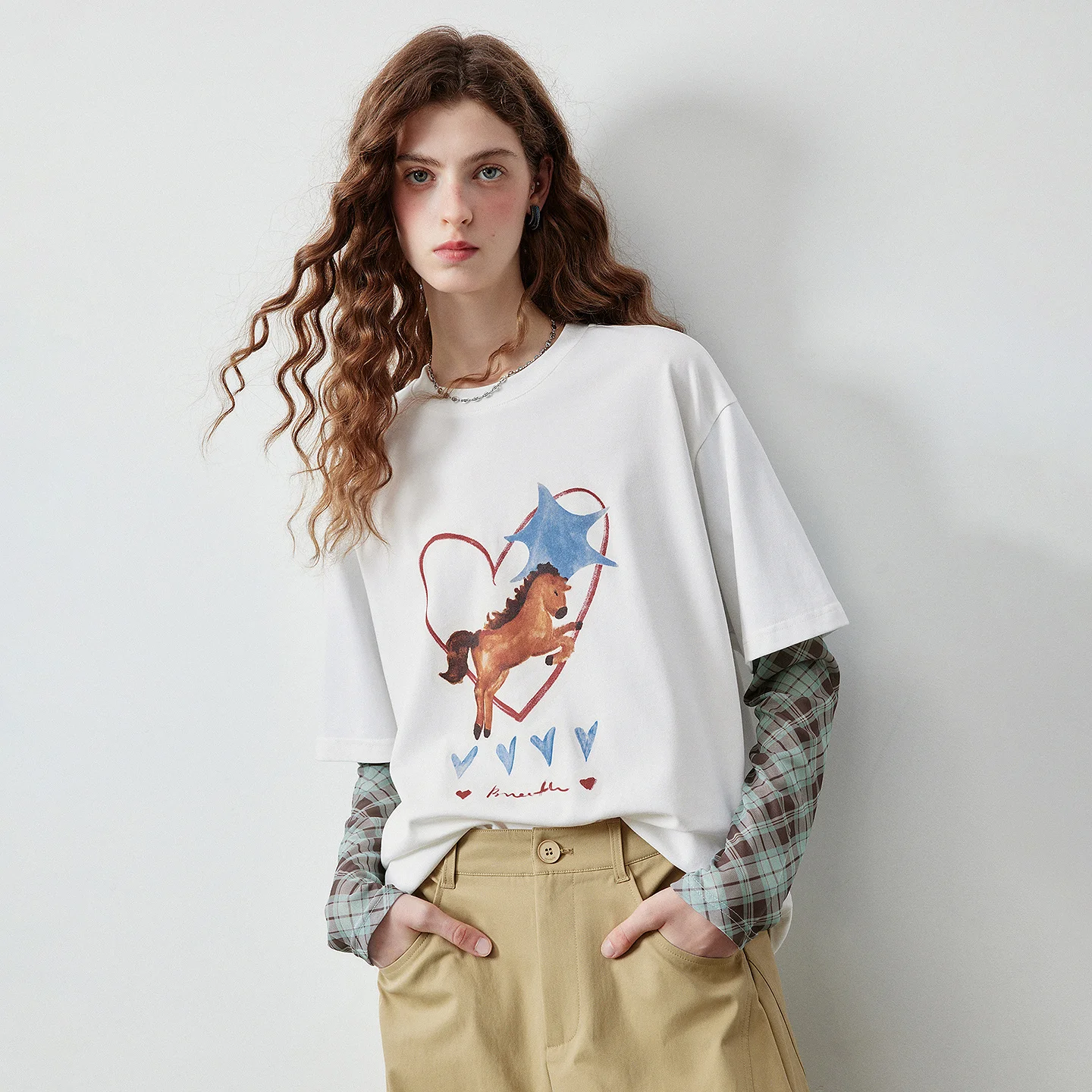 Camiseta de manga larga para mujer TOYOUTH, nueva colección otoño 2026, de algodón, diseño de dos piezas falsas, con hombros caídos, estilo urbano y casual.