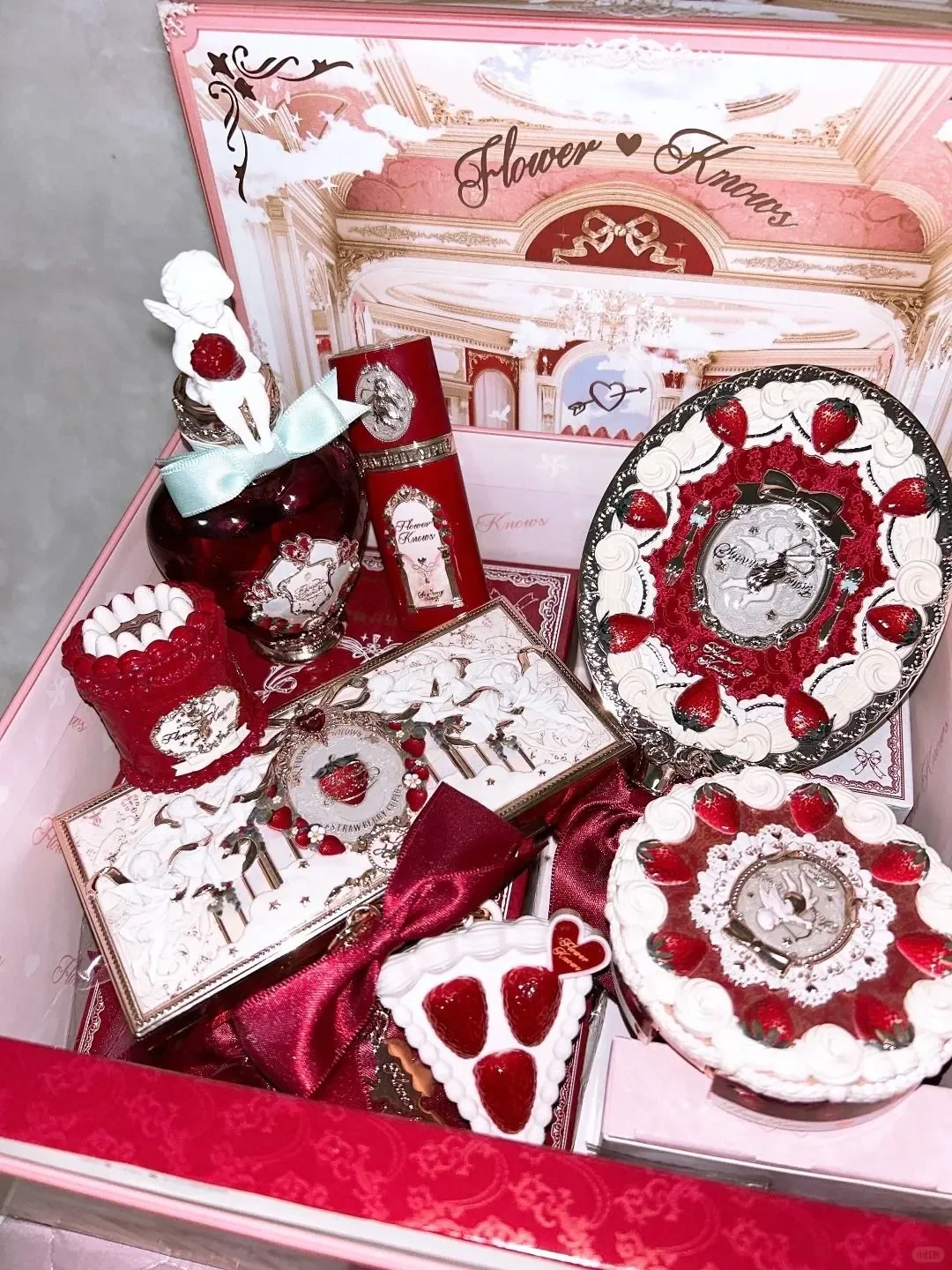 Flower Knows - Set de Regalo de Maquillaje Completo de 5 Piezas, Brillo Labial, Sombra de Ojos, Rubor, Iluminador, Cosmético Diario para Mujer, Regalo de Cumpleaños o Festividades