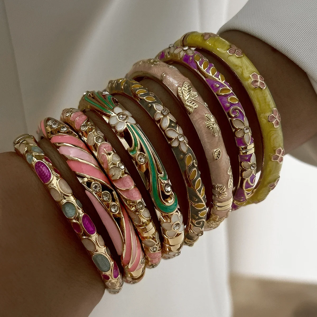 Pulsera de esmalte cloisonné vintage para mujer, estilo étnico, colorida, con diseño floral de aceite goteado y pedrería, brazalete para uso diario, fiestas, regalos de joyería