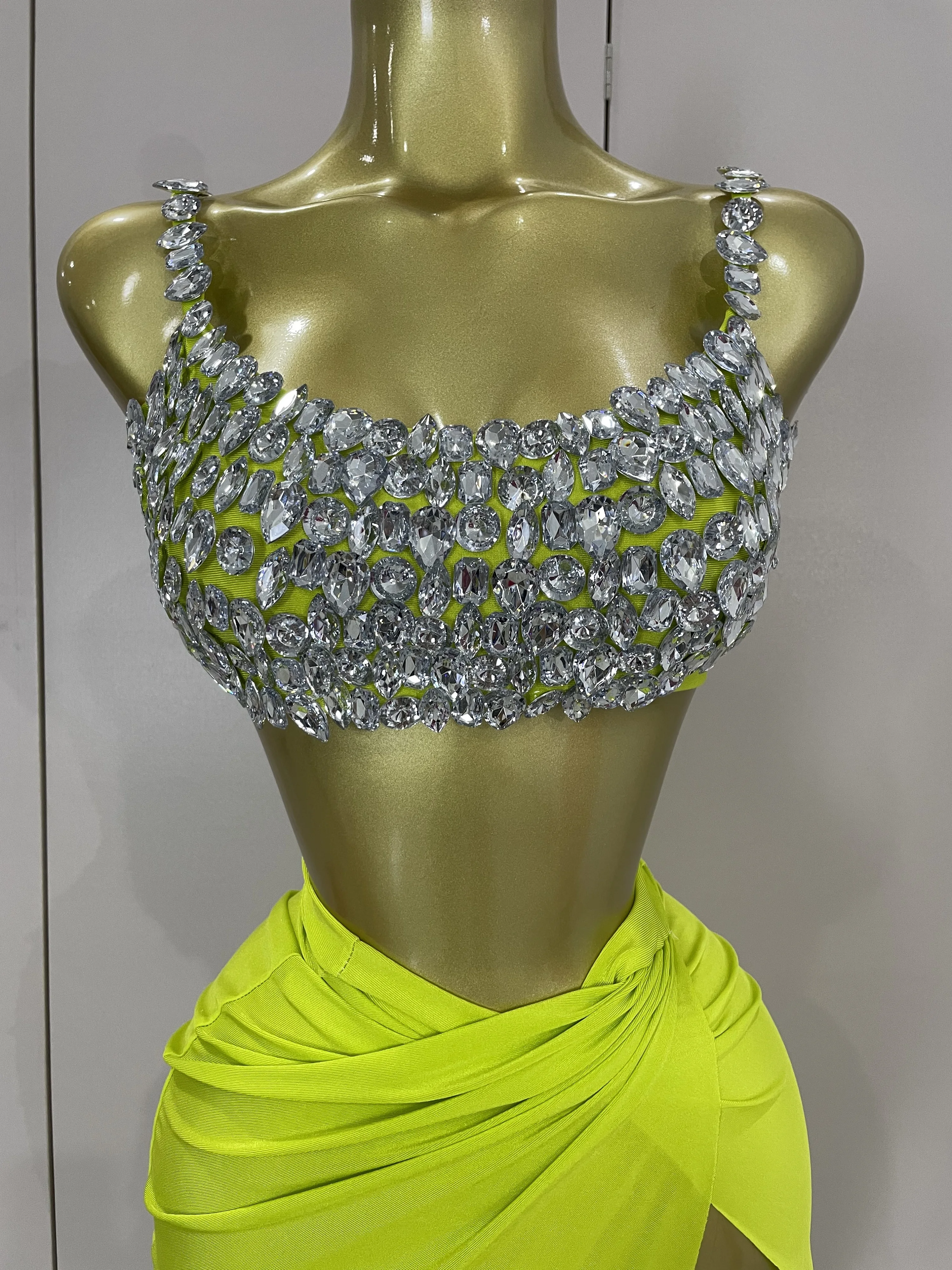 Conjunto de dos piezas Sexy con diamantes de cristal brillantes para mujer, traje de actuación en escenario para bailarina y cantante, trajes de falda para fiesta de noche