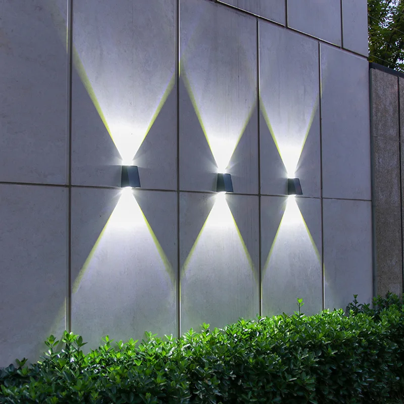 Lámpara Solar de pared de 2 LED, luces solares impermeables para decoración de jardín al aire libre, iluminación luminosa arriba y abajo para calle, balcón, jardín, Villa