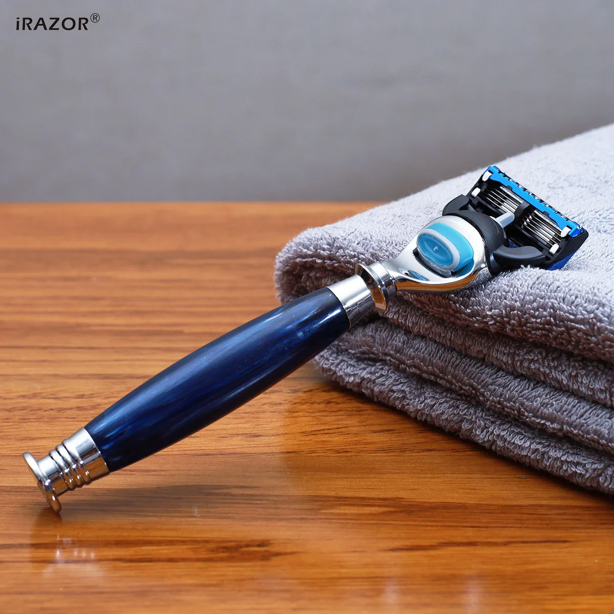Maquinilla de afeitar iRAZOR con cartucho de 5 cuchillas para hombres - Afeitadora profesional reutilizable, herramienta para el cuidado suave de la cara y la cabeza