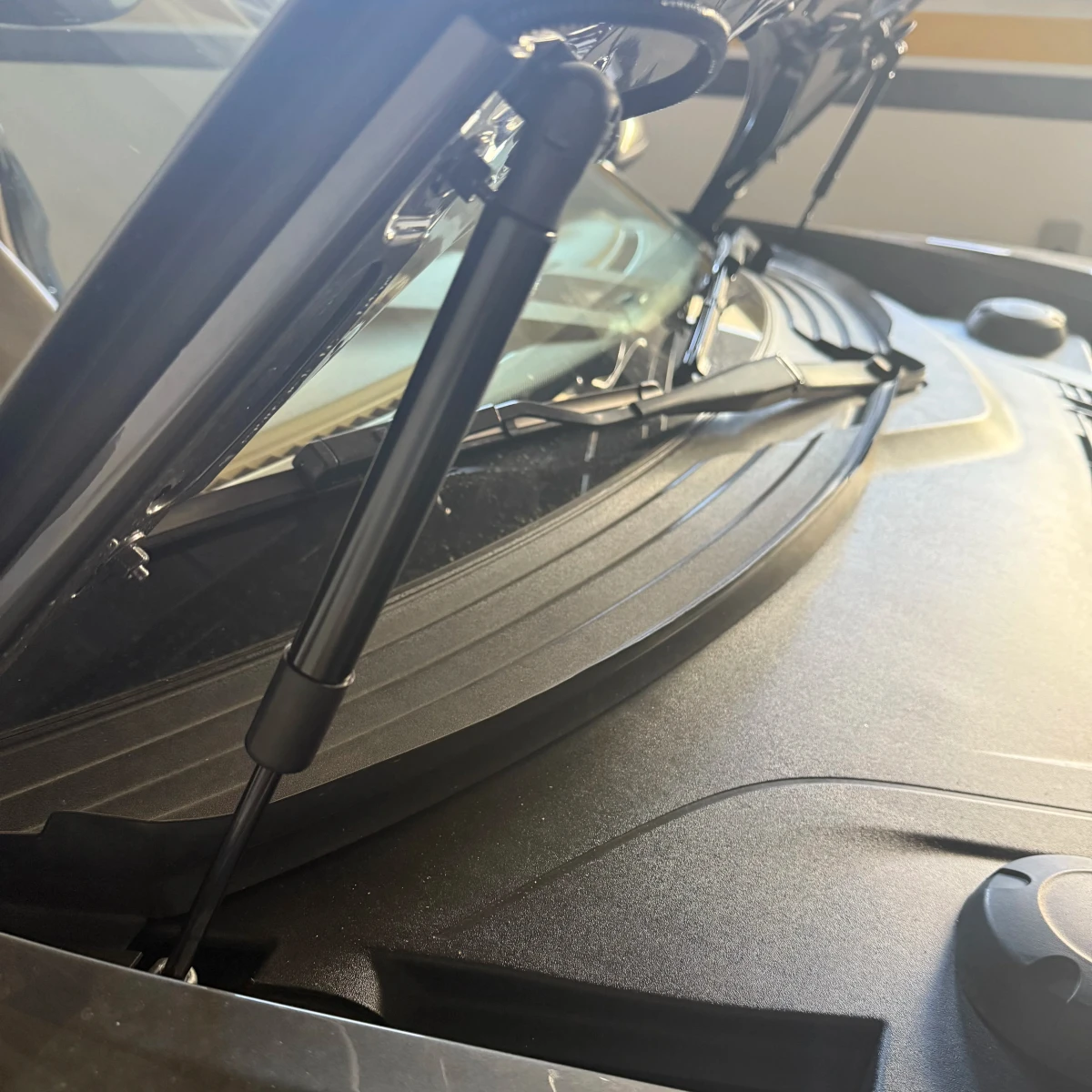 2 uds 99151155100 capó delantero de coche capó de motor puntales de Gas varillas de soporte de elevación para Porsche 911 991 718 Boxster Cayman 981 982