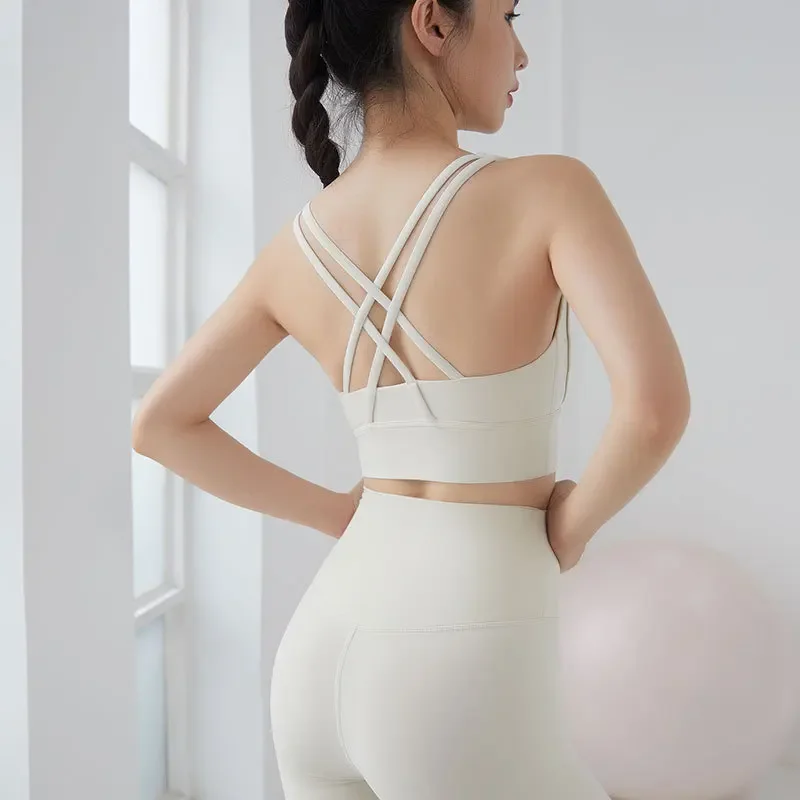 Nuevo Sujetador deportivo de realce, chaleco de Yoga con espalda cruzada, Top acolchado Sexy para Fitness, Top corto transpirable para gimnasio, absorción de golpes para correr, ropa deportiva