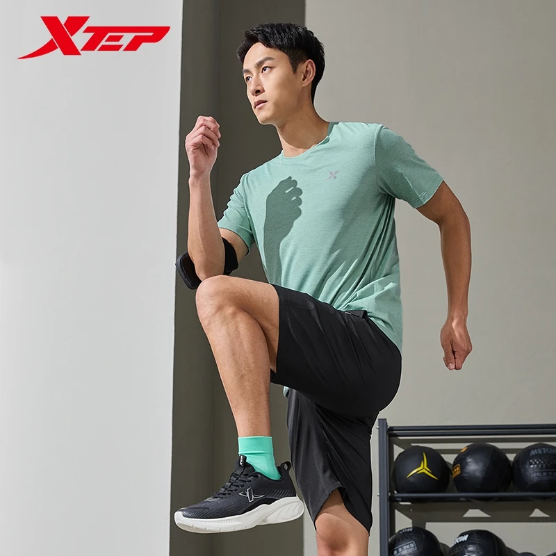 Xtep-traje deportivo de manga corta para hombre, traje deportivo de secado rápido, Tops y pantalones para exteriores que absorben el sudor, 876229A70176