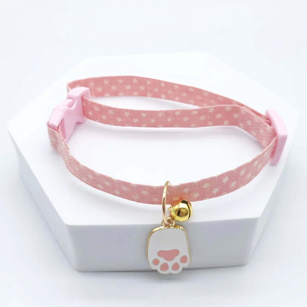 Nuevo Collar ajustable para mascotas con campana, Collar para perros pequeños con bonito colgante, accesorios para el cuello para el cuidado de gatos, suministros para cachorros