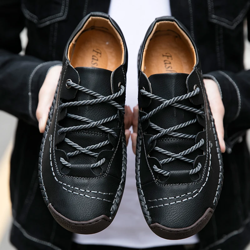 Nuevos zapatos informales de cuero para hombre, cómodos para exteriores, de alta calidad, a la moda, suaves, clásicos, antideslizantes, planos, mocasines, tendencia