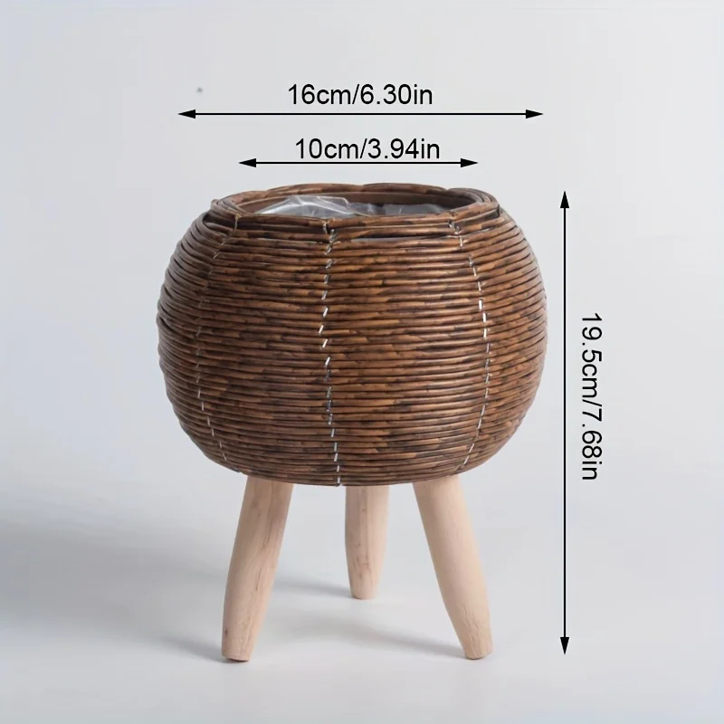 Encantadora maceta rústica de ratán con patas de madera, cesta de almacenamiento tejida versátil para plantas de interior/exterior y decoración