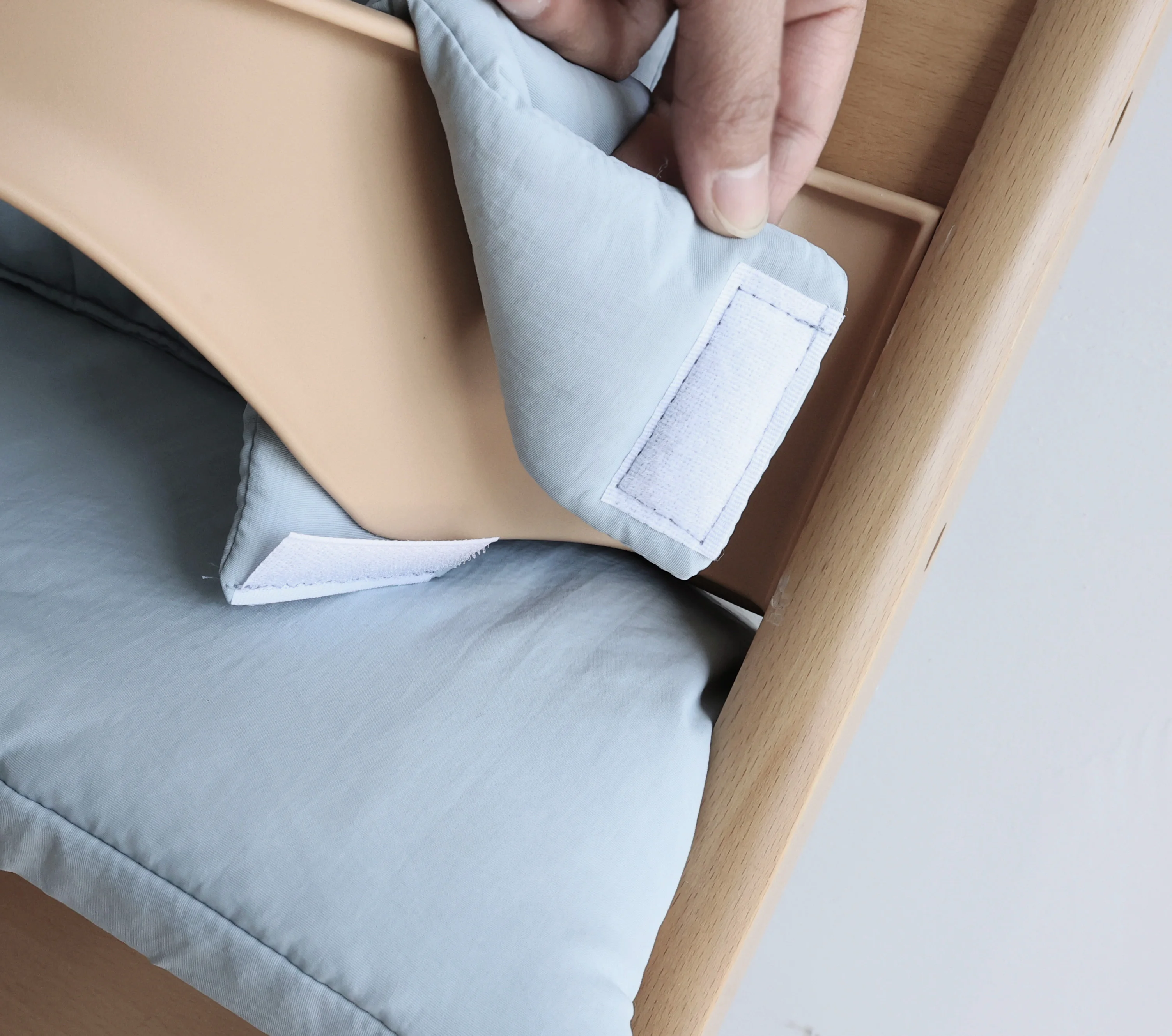 Nuevo cojín para silla de comedor para niños de Color sólido, cojín transpirable para comer para bebés, accesorios para cojines para silla de crecimiento infantil para restaurantes y uso doméstico