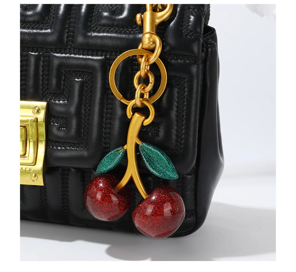 LLavero con colgante de cereza roja a la moda para mujer, bonito bolso, decoraciones, joyería multifuncional, accesorios para llaveros de coche, llavero con dije de regalo